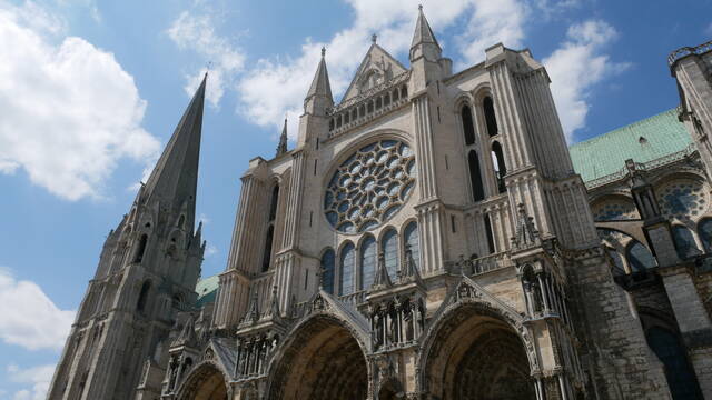 Vue du portail Sud de la cathédrale