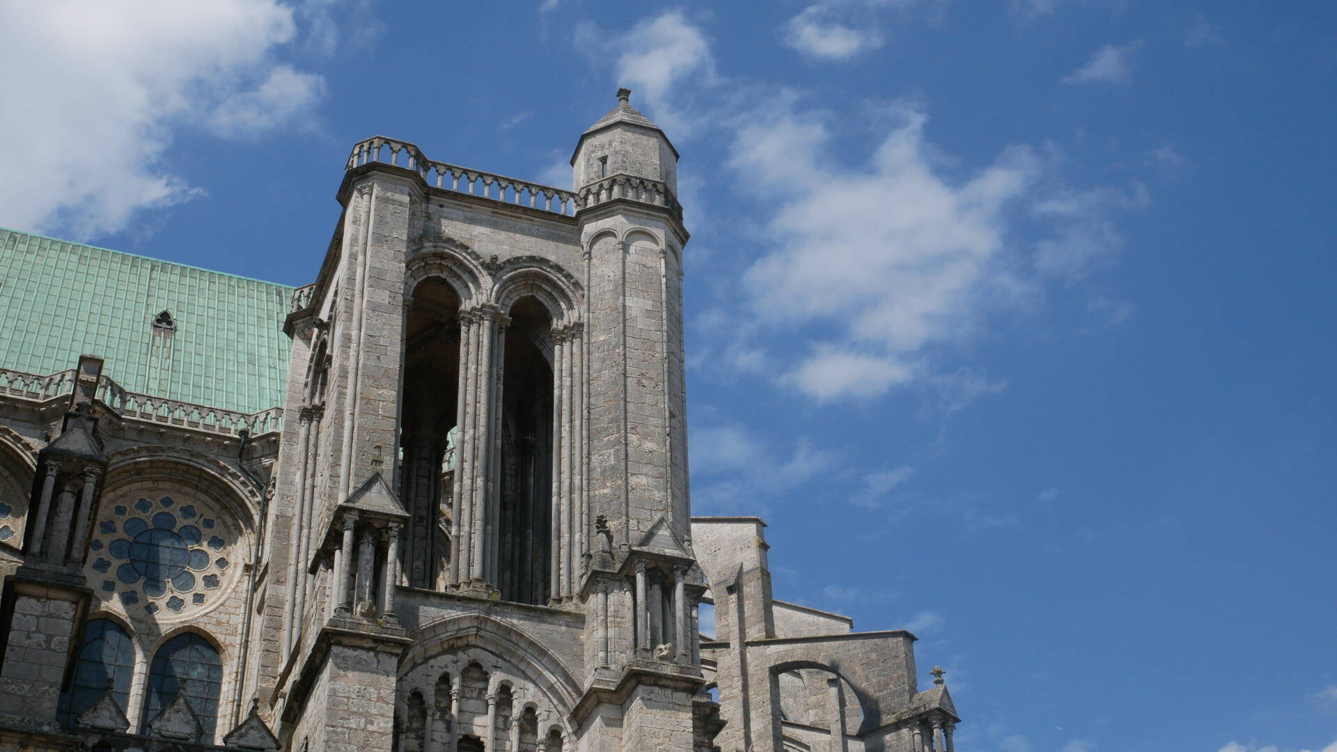 Vue du portail sud de la cathédrale de Chartres